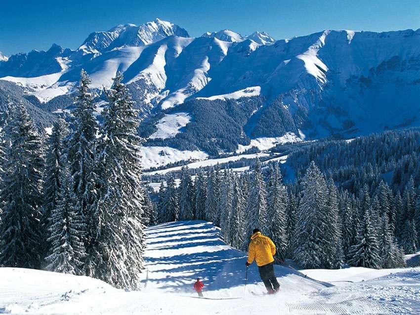 Ski deserted pistes